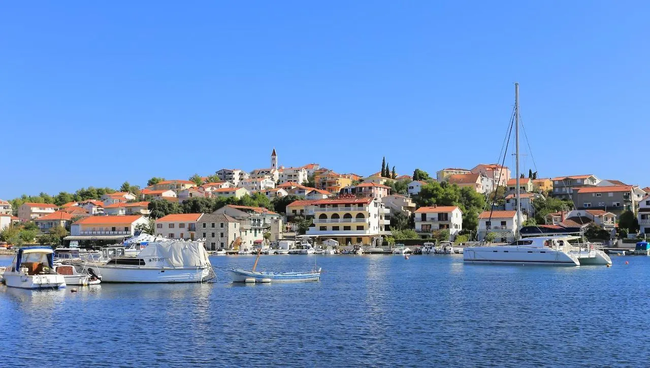 Apartments By The Sea Seget Vranjica, Trogir - 18487 Seget Donji