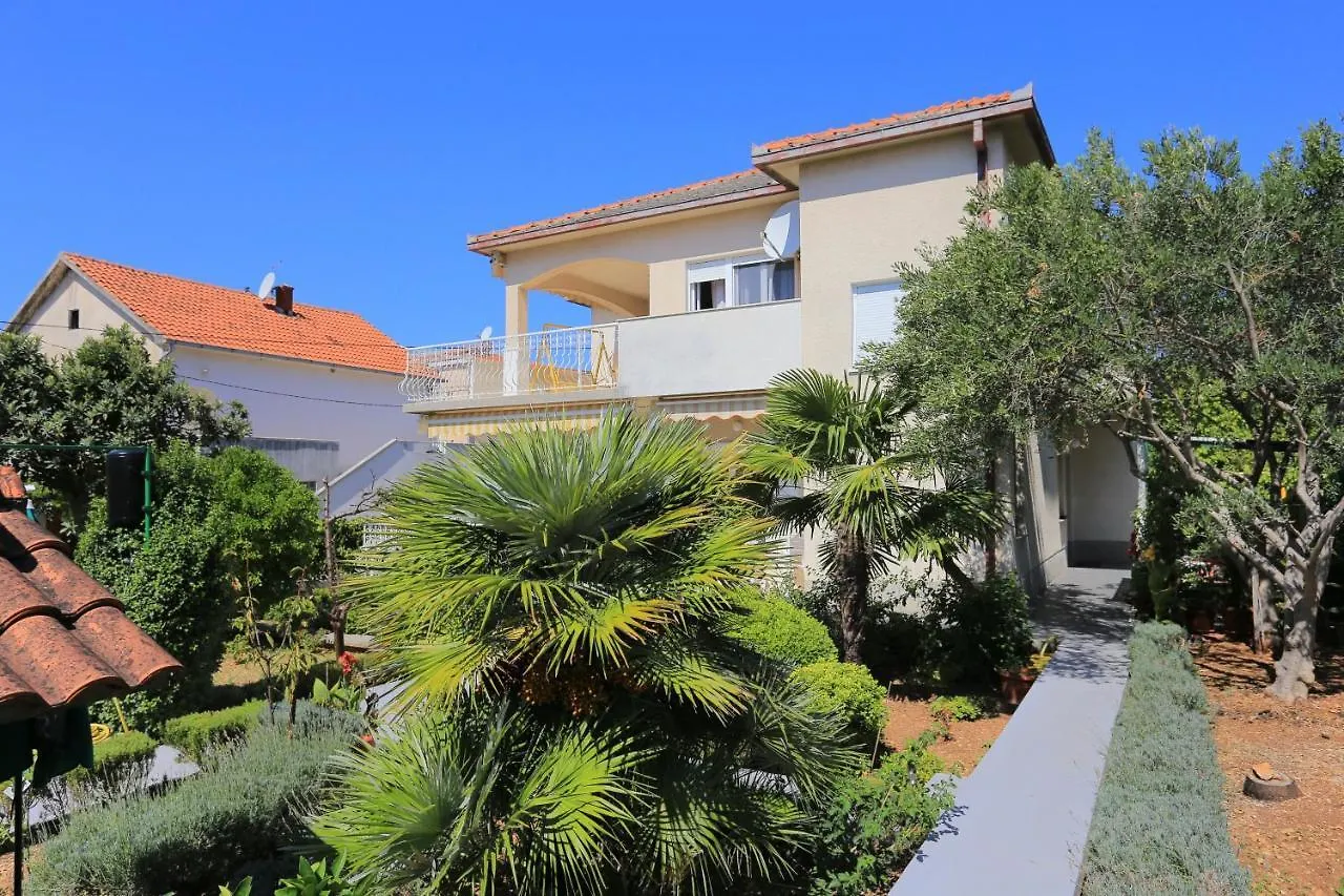 Apartments By The Sea Seget Vranjica, Trogir - 18487 ドニー・セゲット