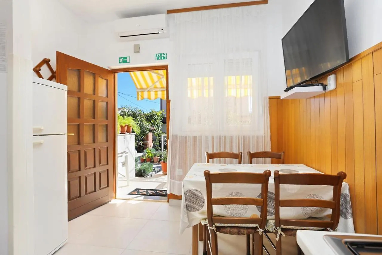 Apartments By The Sea Seget Vranjica, Trogir - 18487 ドニー・セゲット