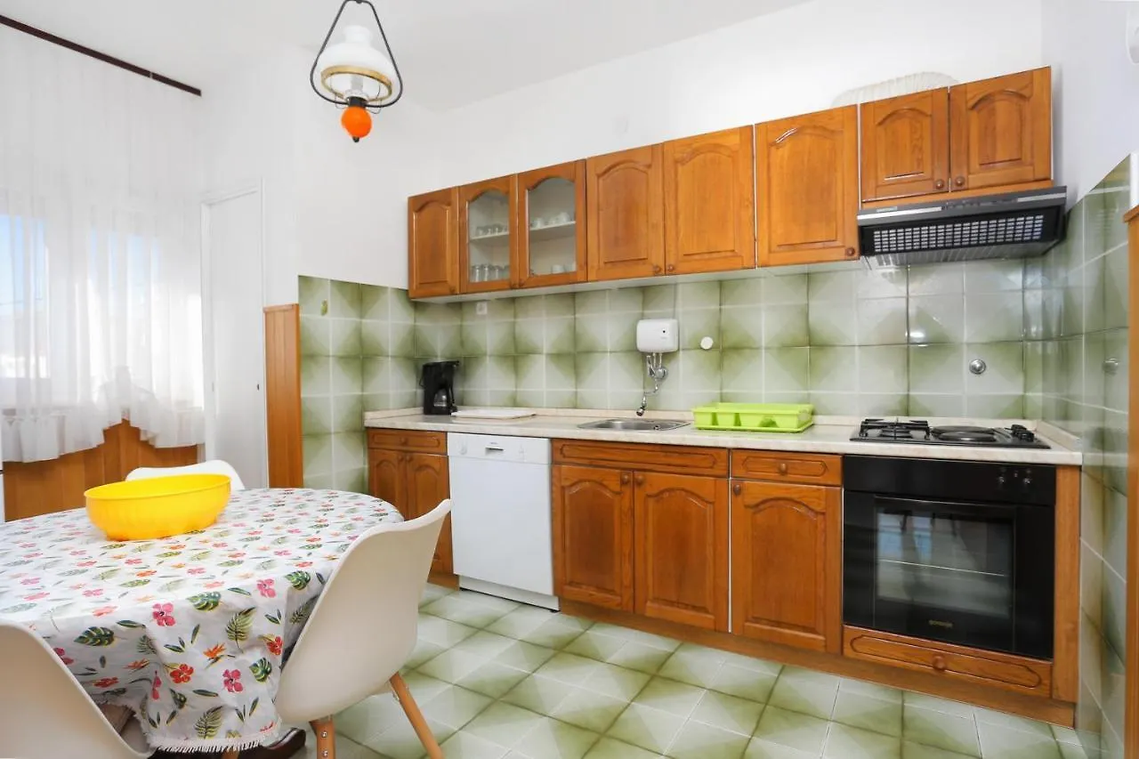 Apartments By The Sea Seget Vranjica, Trogir - 18487 ドニー・セゲット 0*,